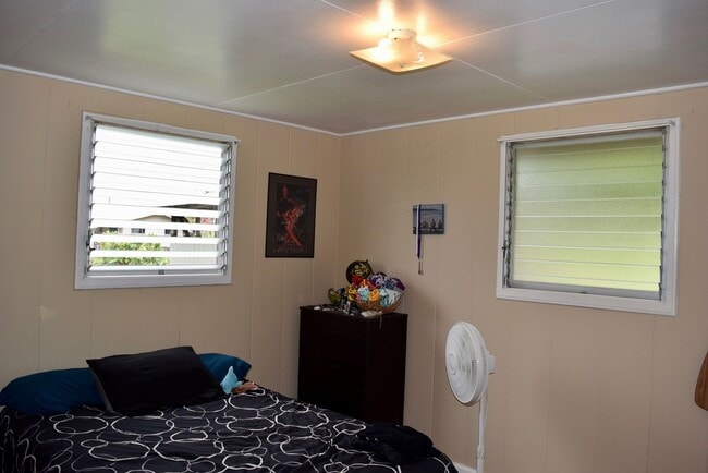 Building Photo - 71 Aipuni St