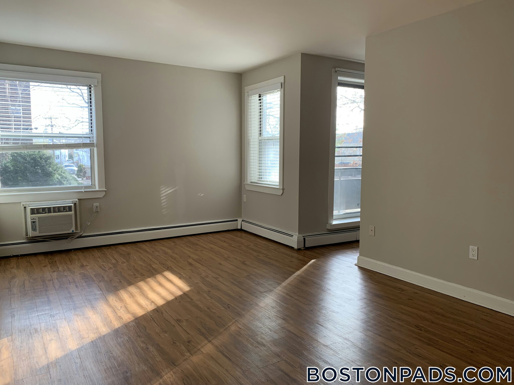 Building Photo - 9 Bronsdon St