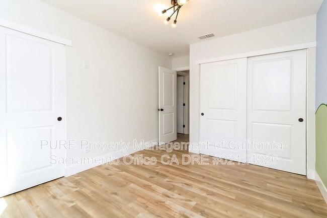 Building Photo - 5713 Mesa Verde Cir