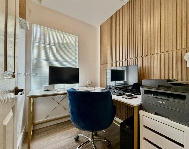 Building Photo - 16410 Sapphire Bend