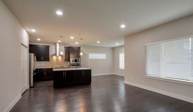 Building Photo - Upscale Bothell home in quiet Neighborhood!