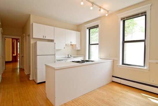 Building Photo - 2040 N Hoyne Ave