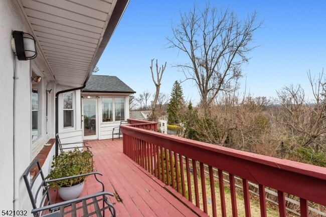 Building Photo - 145 Highview Terrace