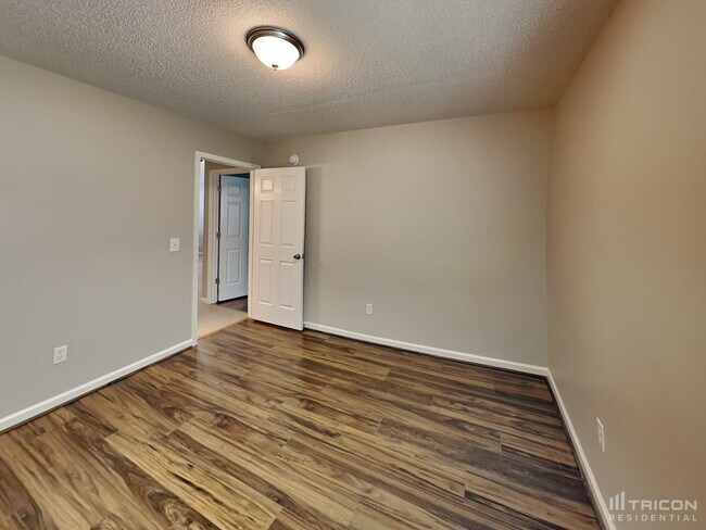 Building Photo - 305 Hester Ct