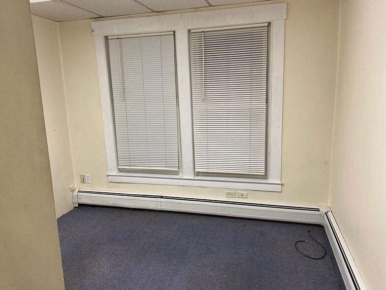 Building Photo - 123 Washington St