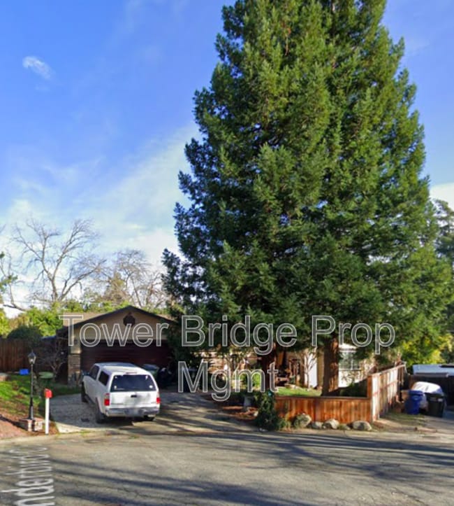 Building Photo - 7720 Thunderbird Ct