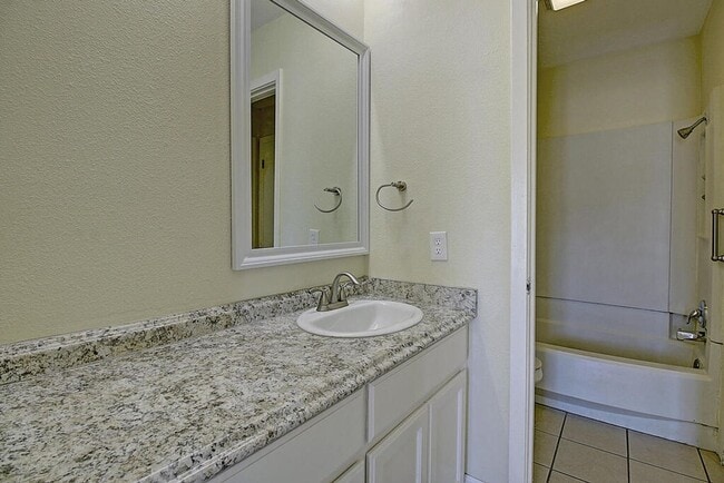 Building Photo - 2314 Capitan Dr