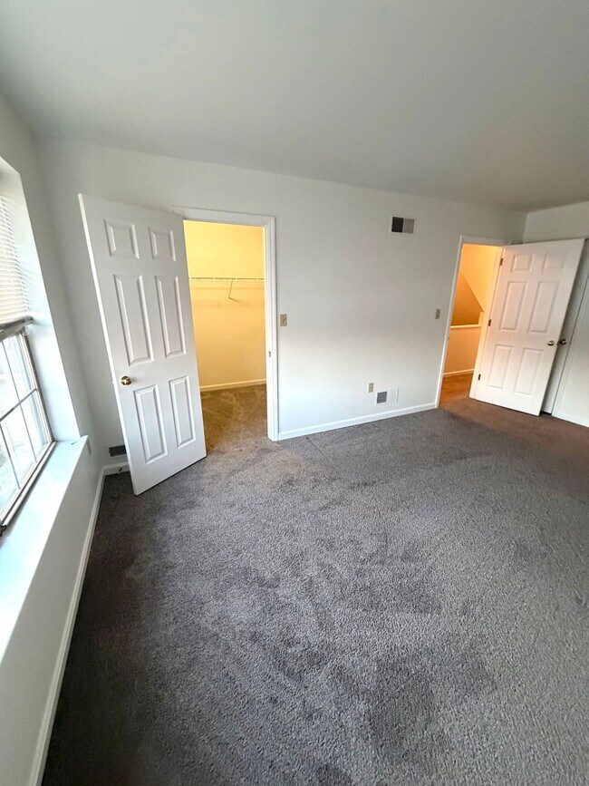 Building Photo - 170 Federal Way