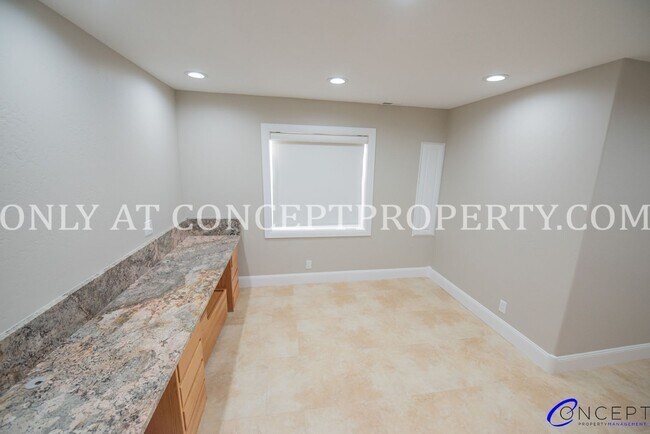 Building Photo - Attractive 4 Bed 3 Bathroom Home: Backing Park - 2 Car Garage