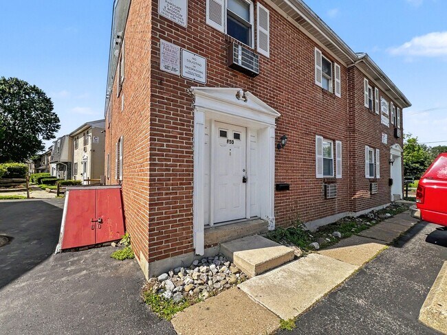 Building Photo - 620 S Franklin St