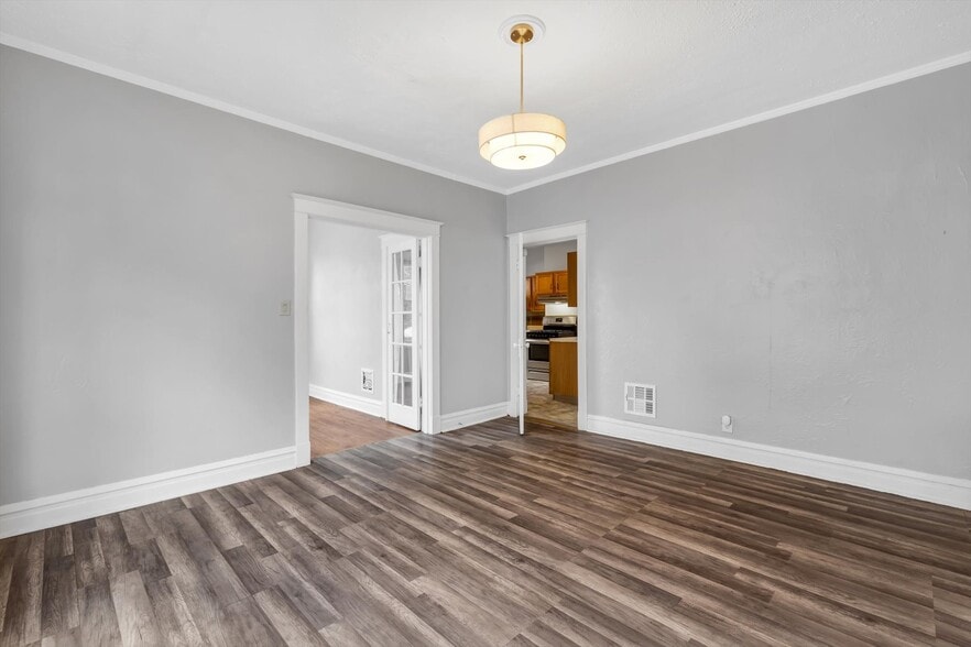 Building Photo - 1223 Gruner pl