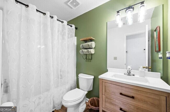 Building Photo - 3049 Heathgate Ct