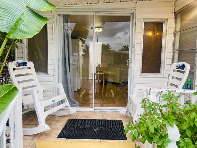 Building Photo - 3050 SW 51st Ave