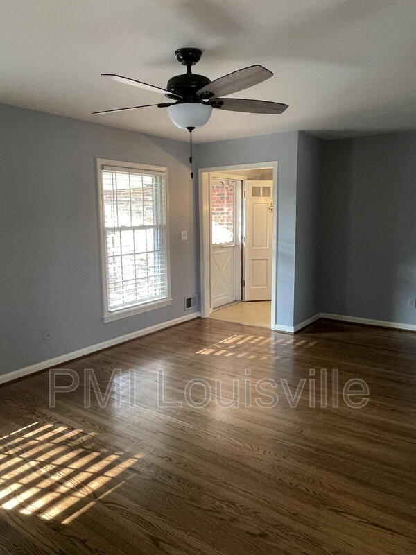 Building Photo - 9510 Gateway Dr