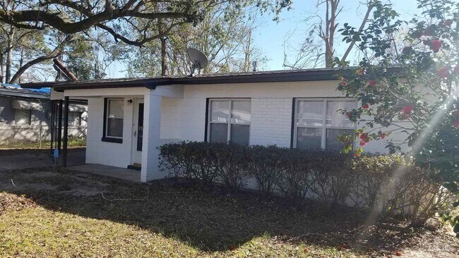 Building Photo - 31 Randolph Dr