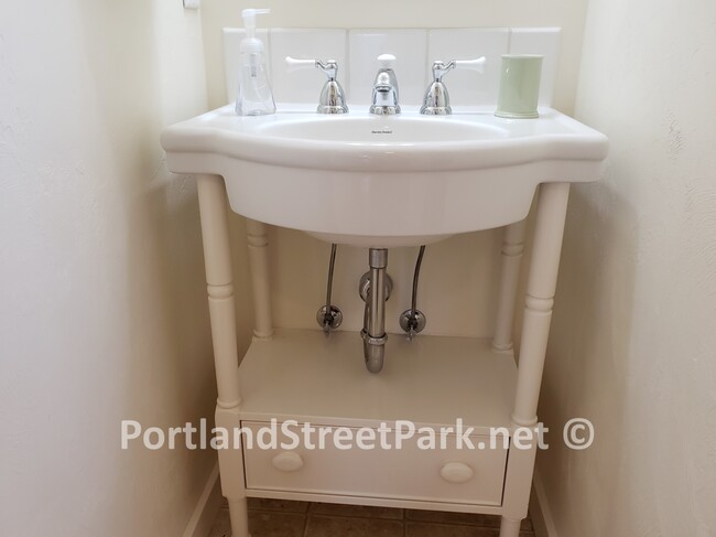 Upscale vanity - 2929 Portland St