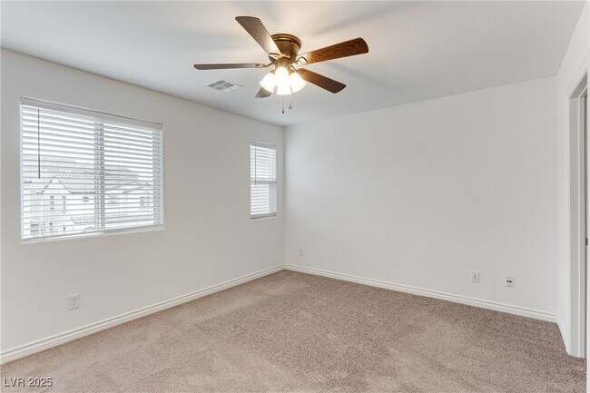 Building Photo - 371 Yellow Finch Ln