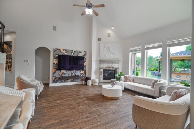 Building Photo - 13714 Oak Harbor Bend