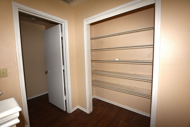 Building Photo - HP902 - 902-904 Sagewood Trail