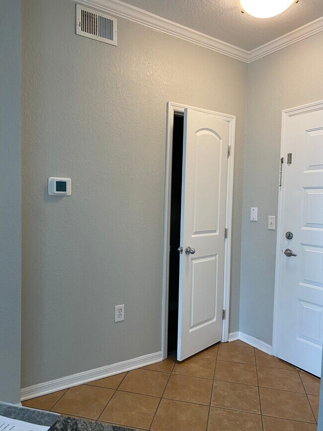 Building Photo - 4221 W Spruce St