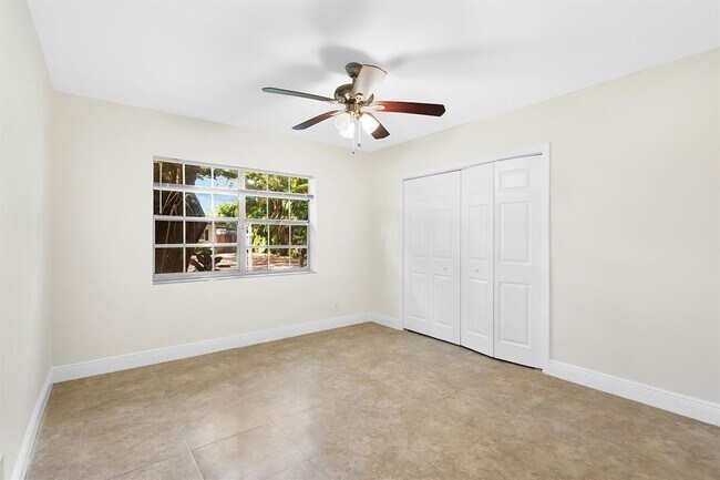 Building Photo - 1509 SW 32nd Ct