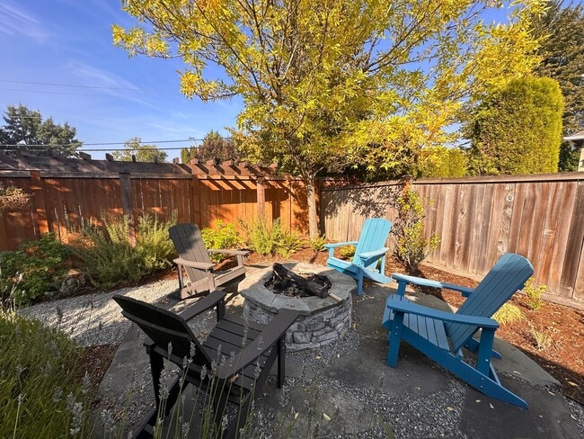 Building Photo - Finn Hill House ready to give its next fam...