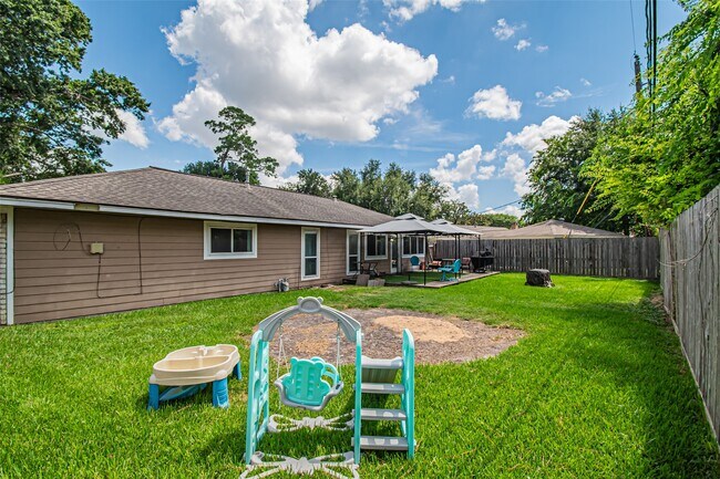Building Photo - 5611 Winding Way Dr