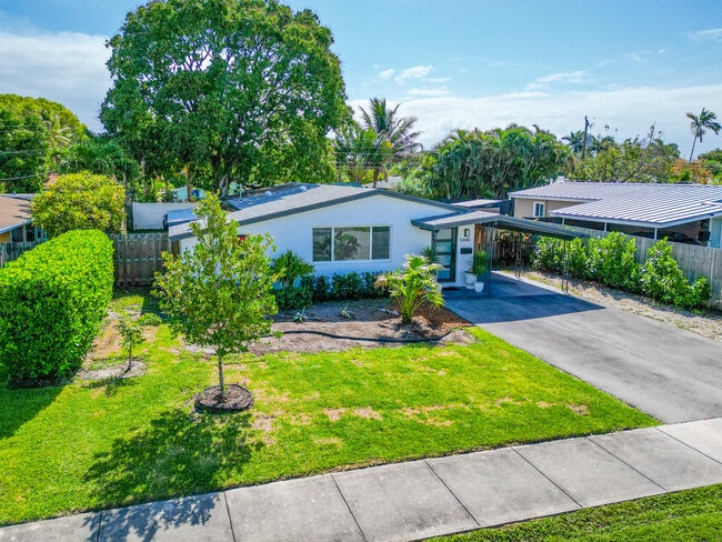 Building Photo - 5840 NE 1st Terrace