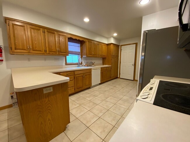 Building Photo - Outdoor living in the city