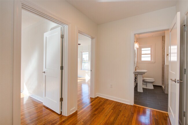 Building Photo - 2208 Blodgett St