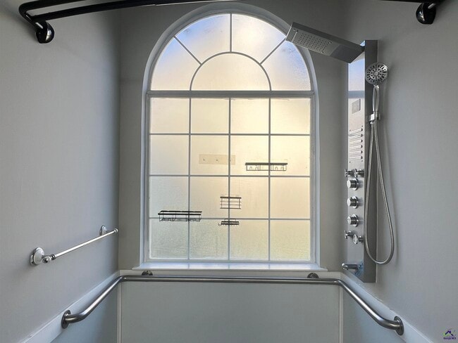 Building Photo - 253 Chadwick Cir