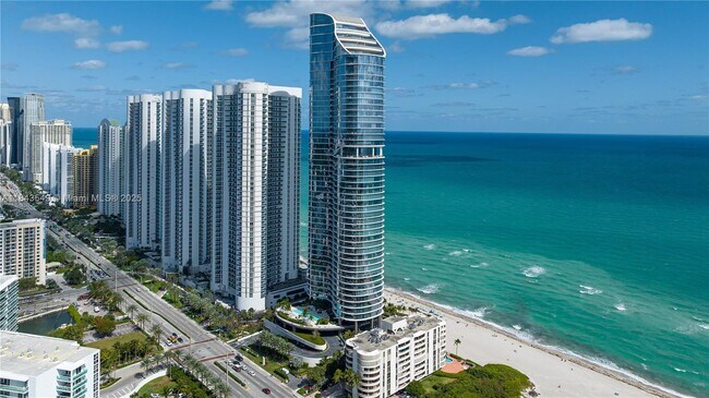 Building Photo - 15701 Collins Ave