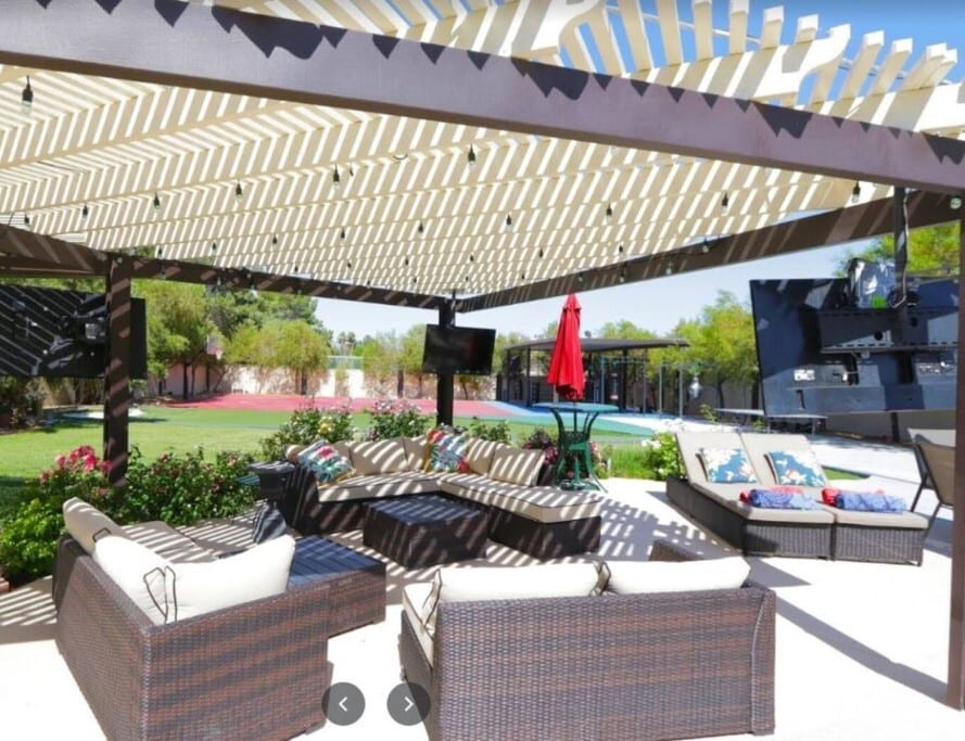 Lounge Firepit w TVs & Sonos Music - 3160 Belcastro St
