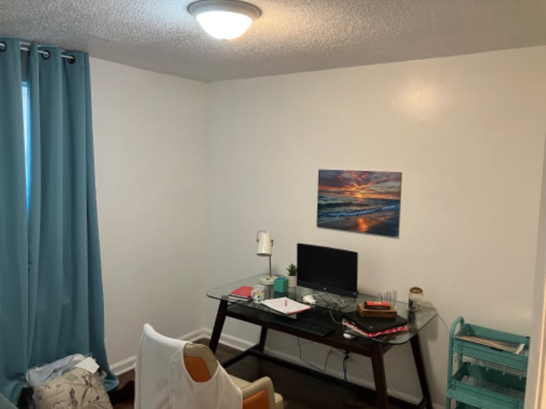 Building Photo - 2835 Vista Ln