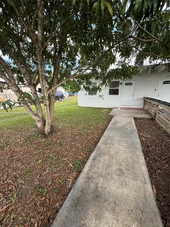 Building Photo - 26741 SW 139th Ave