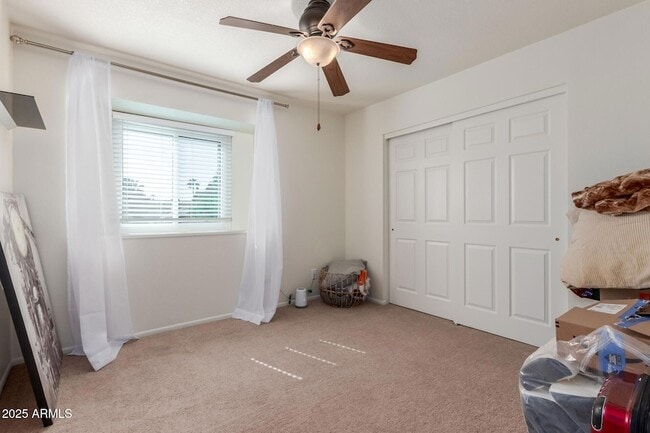 Building Photo - 518 E Kerry Ln