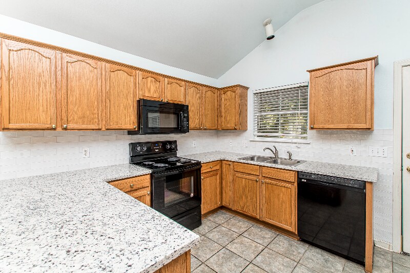 Building Photo - 1348 Harwich Dr