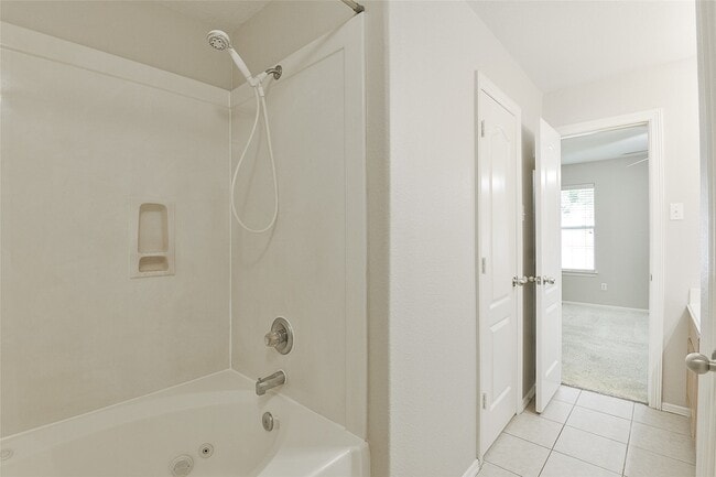 Building Photo - 24415 Strong Pine Dr