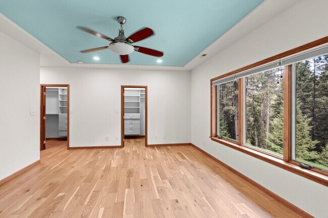 Building Photo - 6 Bed 4 Bath Daylight Rancher on Acreage in Mead School District.  Absolutely Gorgeous