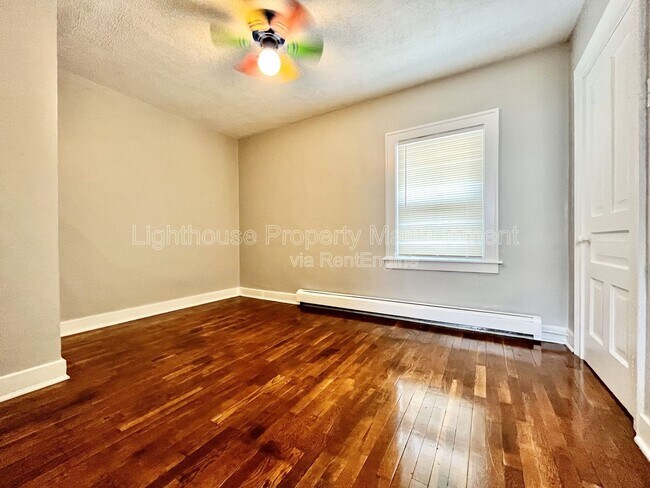 Building Photo - 429 Carrier St NE