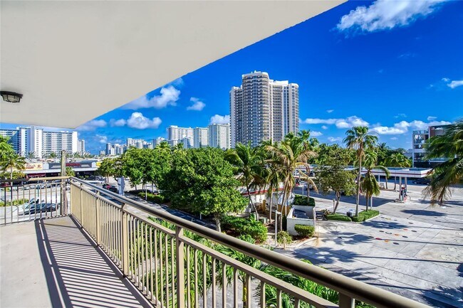Building Photo - 3031 N Ocean Blvd