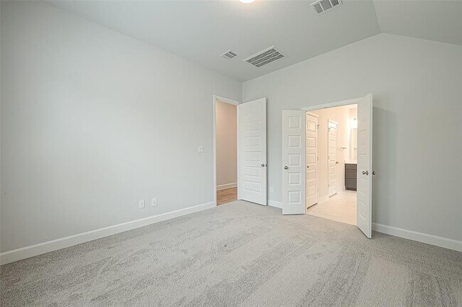 Building Photo - 213 McCrea Ct