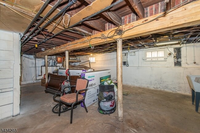 Building Photo - 413 Beardsley Ave