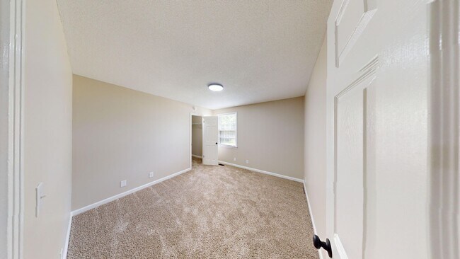 Building Photo - 1485 Nichols Dr