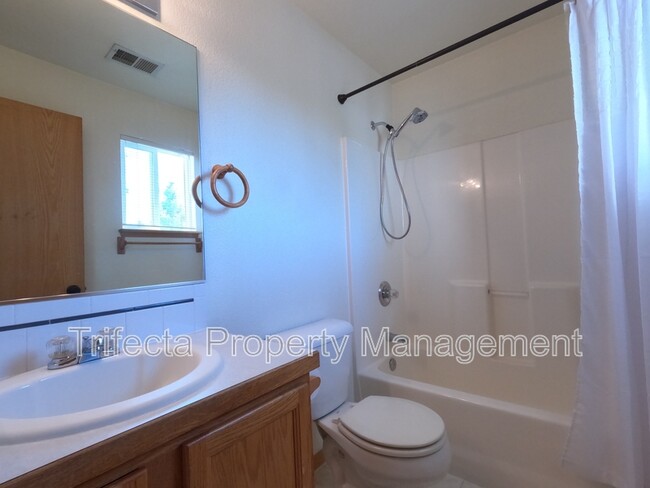 Building Photo - 950 52nd Ave Ct
