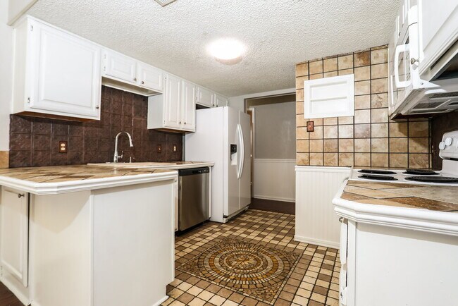 Building Photo - 4624 Goldrock Dr