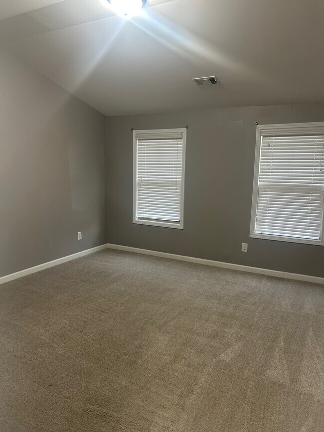 Building Photo - Zortman