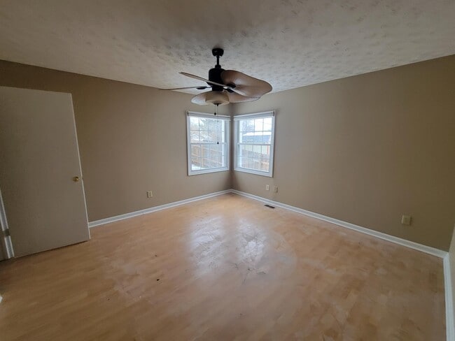 Building Photo - 500 Orchard Dr