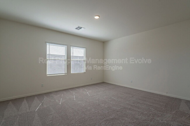 Building Photo - 6450 W Magdalena Ln