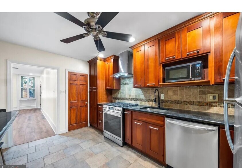 kitchen - 1114 Snyder Ave